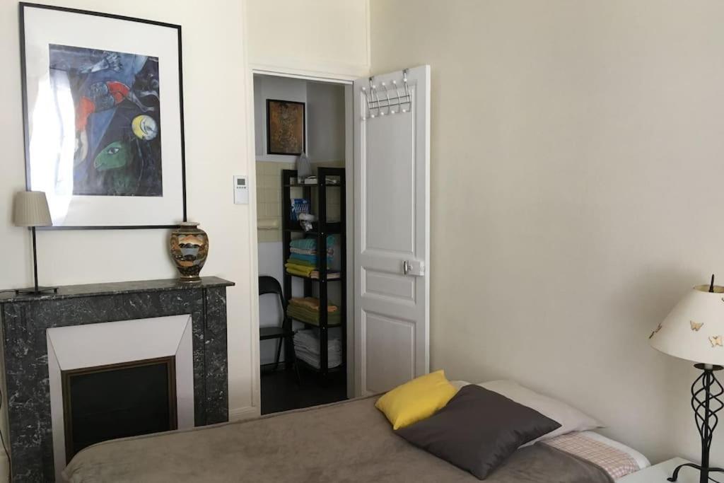 Grand Appartement Proche Cathedrale 4 Pers Reims Exterior photo