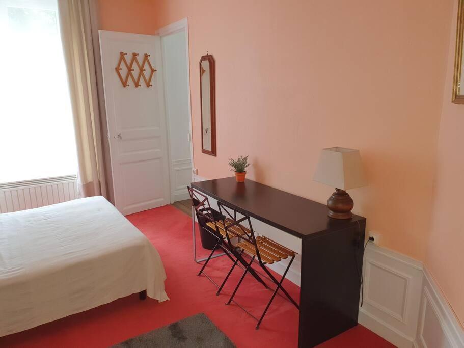 Grand Appartement Proche Cathedrale 4 Pers Reims Exterior photo
